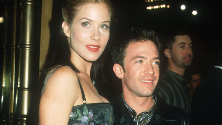 David Faustino et Christina Applegate posant 