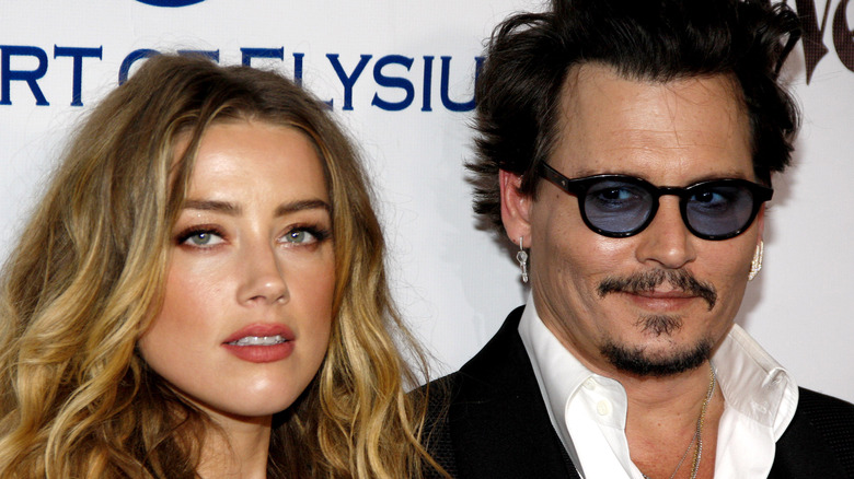 Amber Heard et Johnny Depp posent ensemble