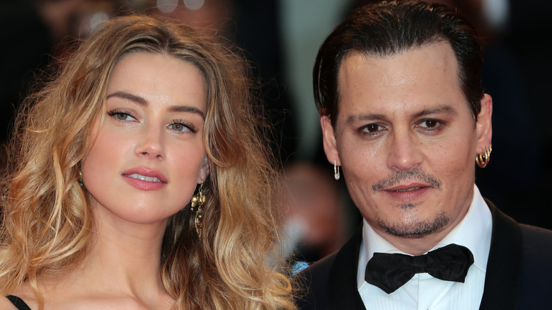 Amber Heard et Johnny Depp posent ensemble