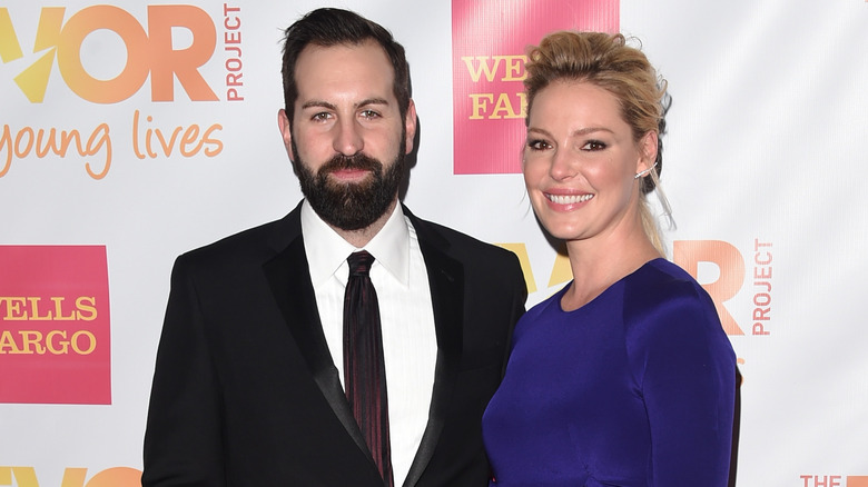 Josh Kelley, Katherine Heigl, tous deux posant