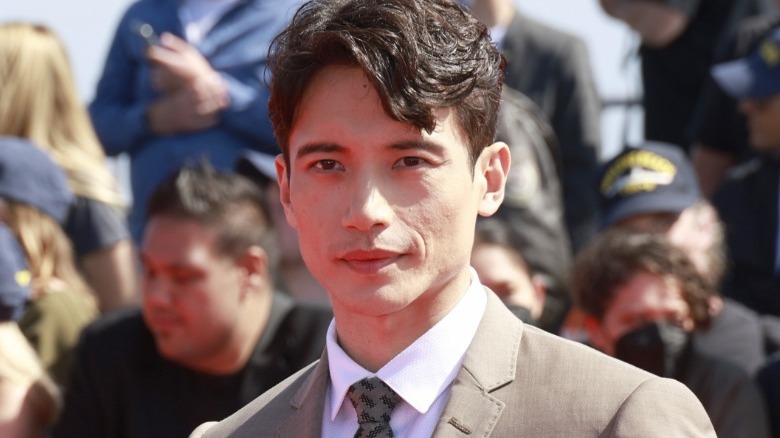 Manny Jacinto posant