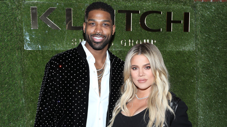 Tristan Thompson et Khloe Kardashian sourient