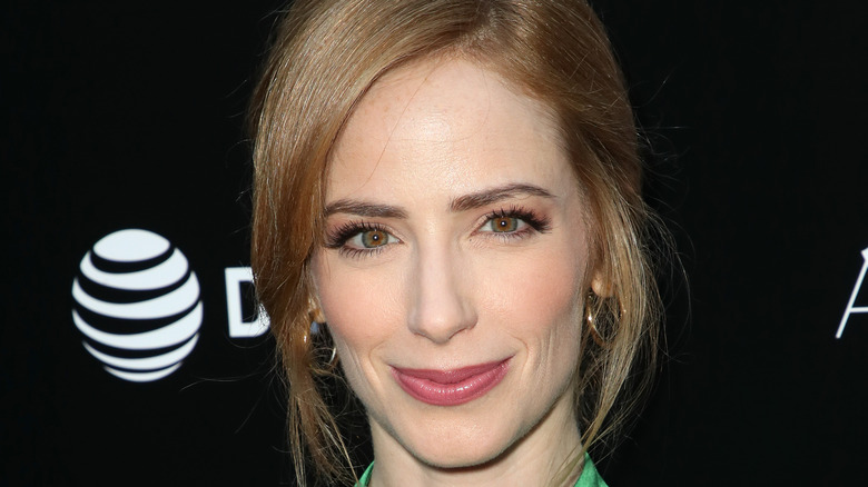 Jaime Ray Newman souriant