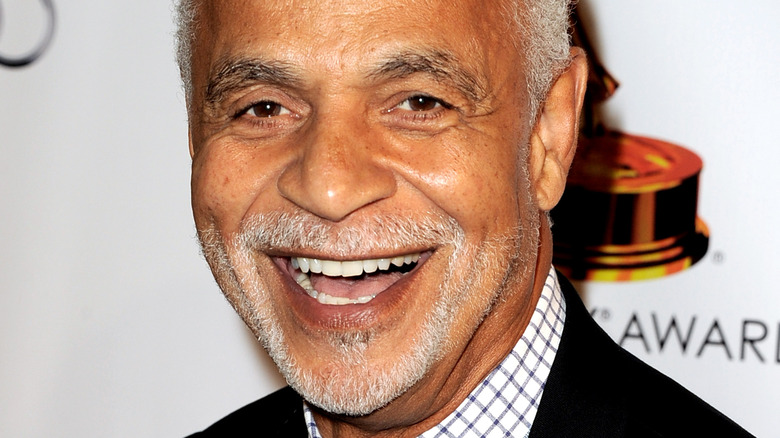 Ron Glass souriant