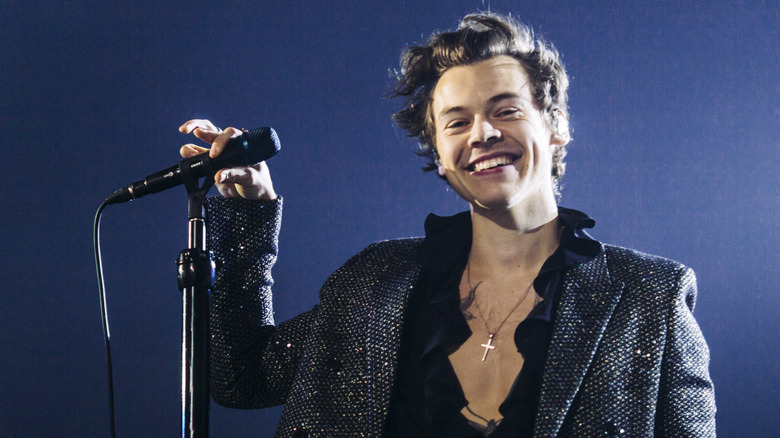 Harry Styles souriant