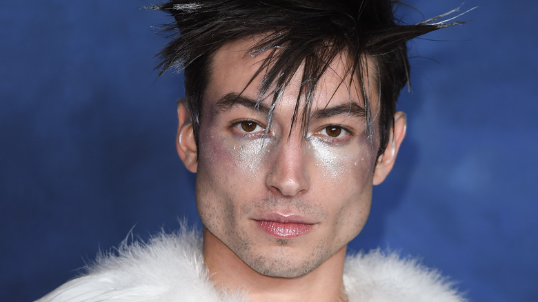 Ezra Miller change de look