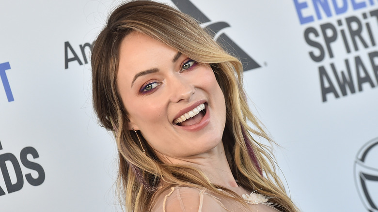 Olivia Wilde posant