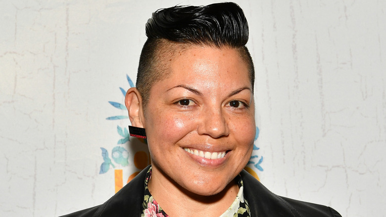 Sara Ramirez souriante