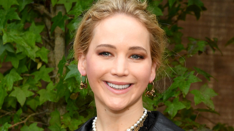 Jennifer Lawrence souriante