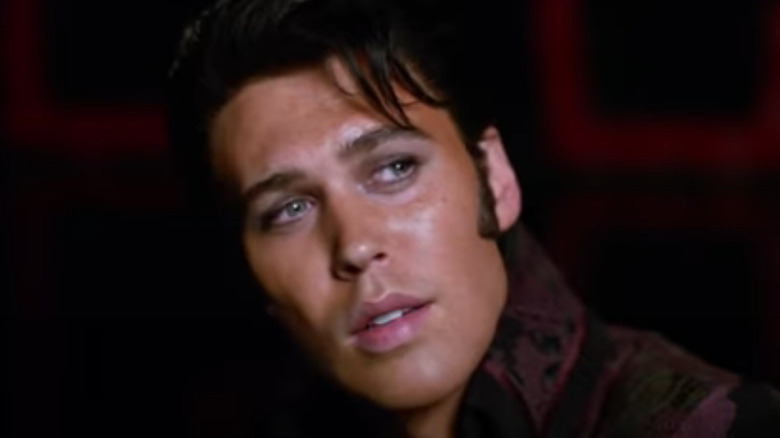 Austin Butler apparaît comme Elvis dans la bande-annonce "Elvis"