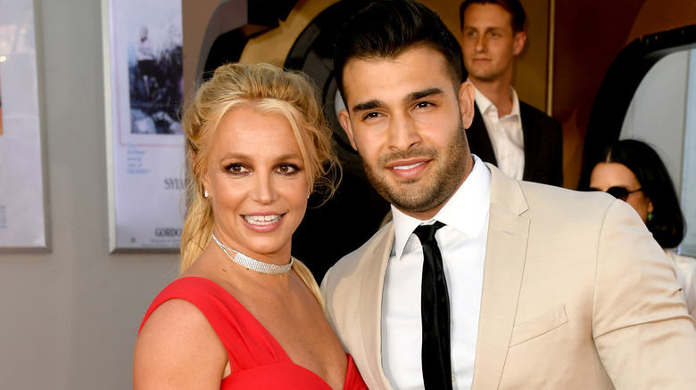 Britney Spears et Sam Asghari arrivant à la première de Sony Pictures' 