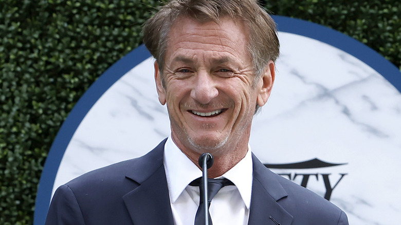 Sean Penn souriant