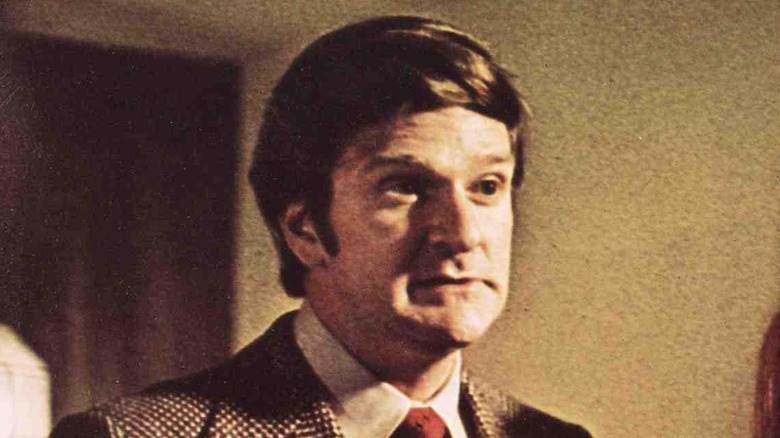 Kenneth Mars au visage sévère