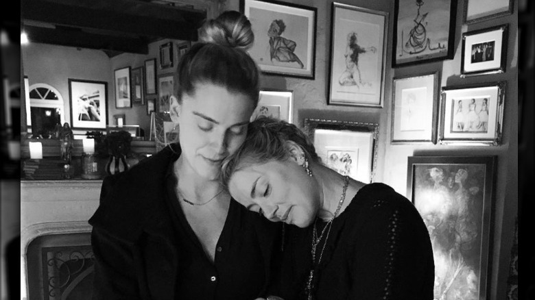 Whitney Henriquez et Amber Heard dans un selfie 