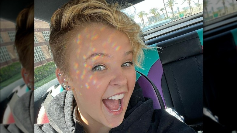 Jojo Siwa aux cheveux courts