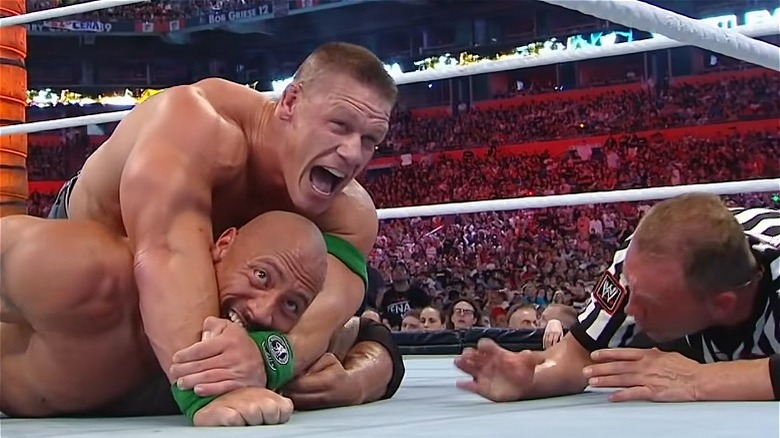 John Cena lutte contre The Rock