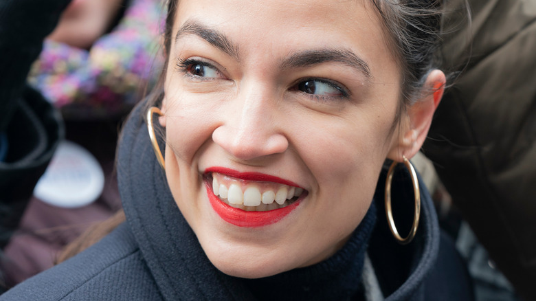 Alexandria Ocasio-Cortez vient de confirmer d’énormes nouvelles sur sa vie amoureuse