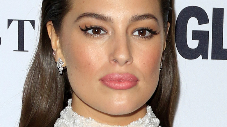 Ashley Graham parle de son expérience de naissance de jumeaux