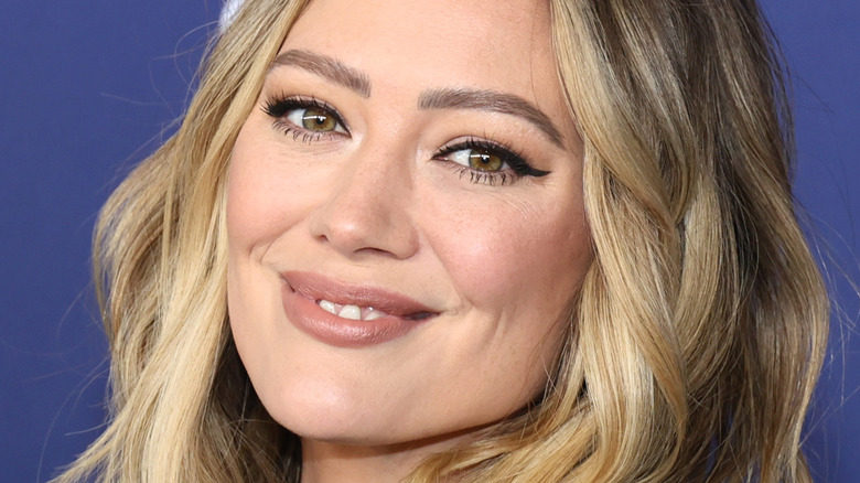 Comment Hilary Duff se sentait vraiment à propos de sa couverture de magazine torride