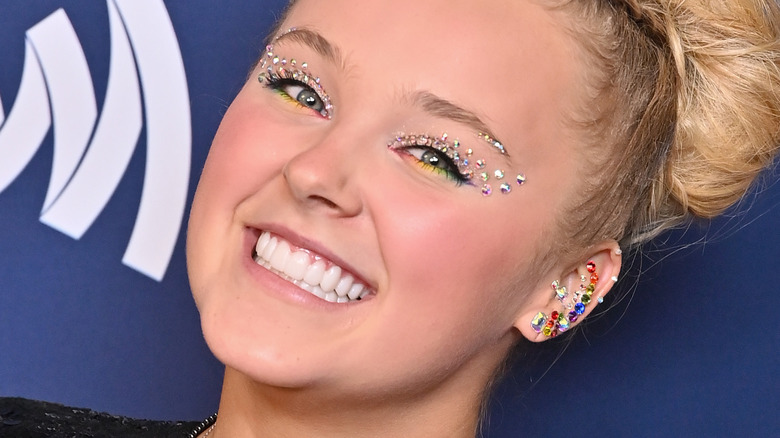 JoJo Siwa révèle la chose étrange que sa mère ne la laisserait pas faire