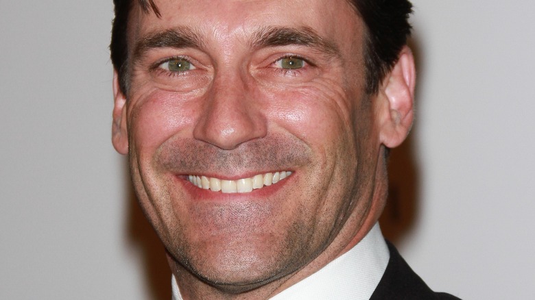 Jon Hamm se souvient de l’anxiété qui a précédé sa rencontre sur le tapis rouge avec William et Kate