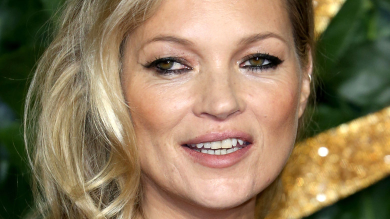 Kate Moss règle une rumeur majeure lors du témoignage de Depp V. Heard