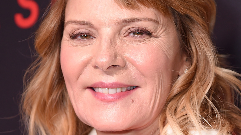 Kim Cattrall révèle enfin ce à quoi elle pensait vraiment et juste comme ça