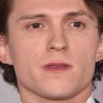 La vérité sur les frères de Tom Holland