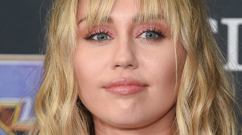 L’accident d’avion de Miley Cyrus était encore plus effrayant que nous ne le pensions