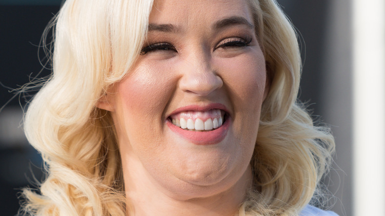 Mama June partage ses pensées non filtrées sur le nouveau petit ami de Honey Boo Boo