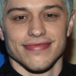 Pete Davidson prouve qu’il a littéralement le dos de Kim Kardashian