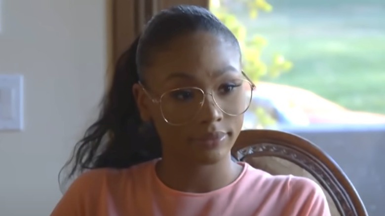 Tytyana Miller à lunettes