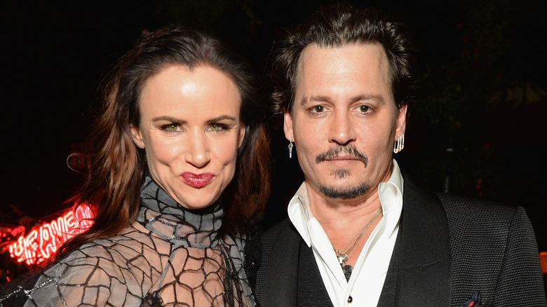 Juliette Lewis et Johnny Depp posent ensemble