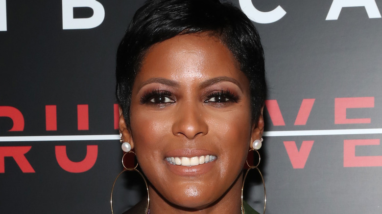 Tamron Hall souriant