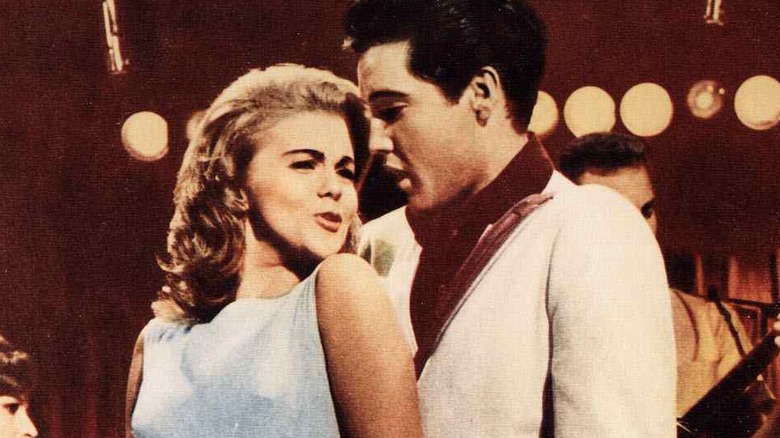 Ann-Margret et Elvis Presley dansant 