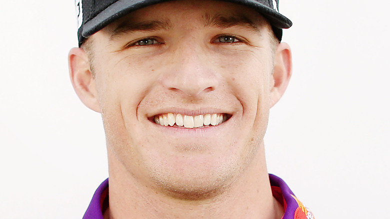 Morgan Hoffmann pose pour un portrait