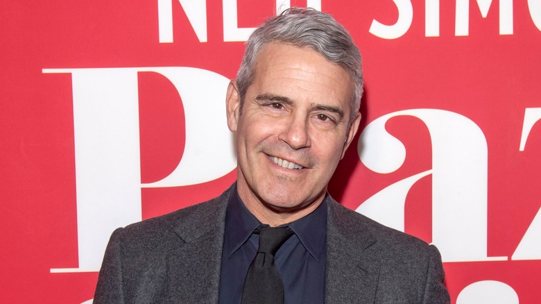 Andy Cohen sur un tapis rouge