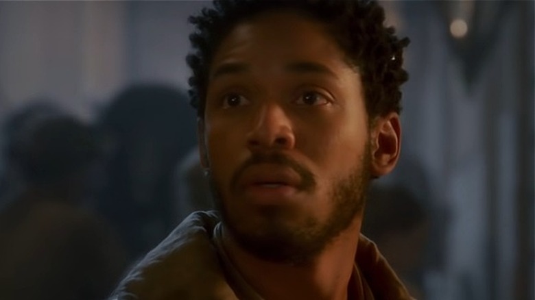 Un gros plan de Kelvin Harrison Jr dans Cyrano