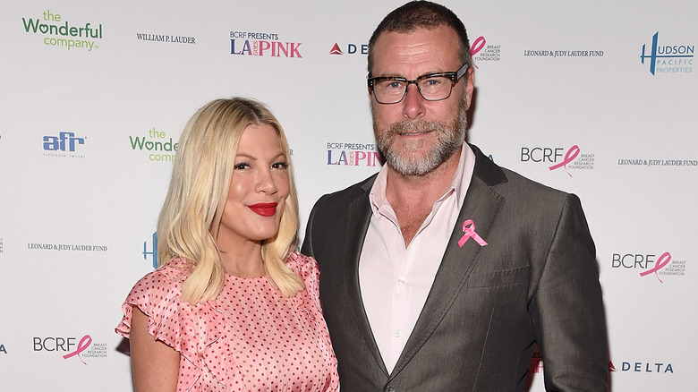 Dean McDermott et Tori Spelling sur le tapis rouge