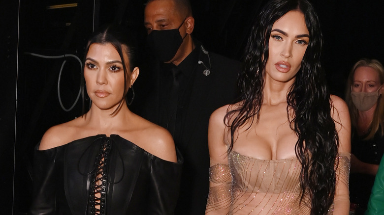 Kourtney Kardashian et Megan Fox posent