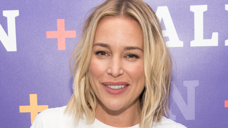 Piper Perabo souriant