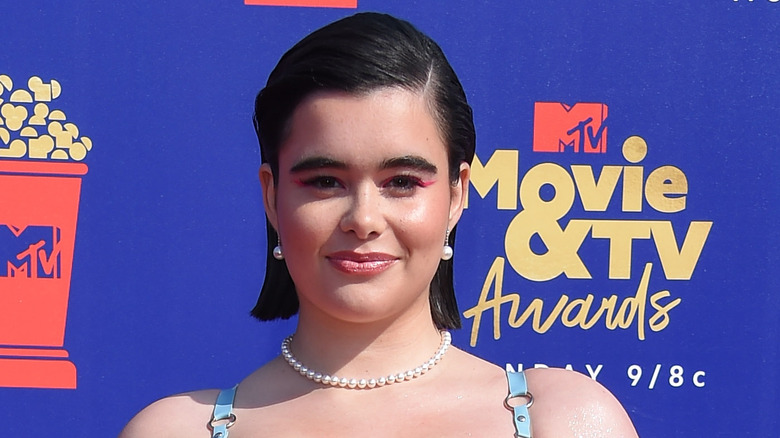 Barbie Ferreira souriante