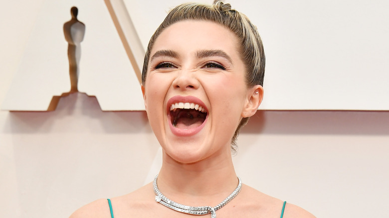 Florence Pugh grand sourire