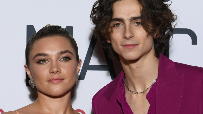 Florence Pugh et Timothée Chalamet sur le tapis rouge de Little Women 2019