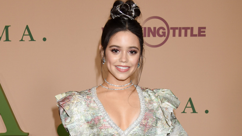 Jenna Ortega souriant lors d'un événement