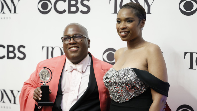 Michael R. Jackson et Jennifer Hudson posent