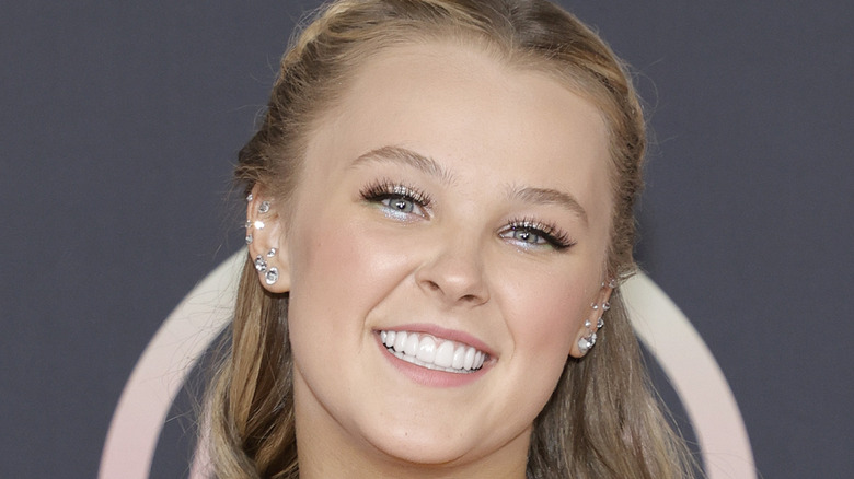 JoJo Siwa souriant