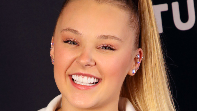 JoJo Siwa souriant