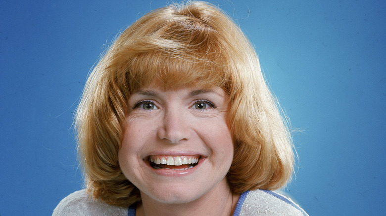 Bonnie Franklin sourit