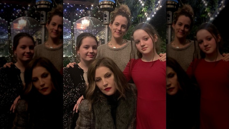 Lisa Marie Presley avec ses filles Riley Keough, Harper Vivienne et Finley Aaron